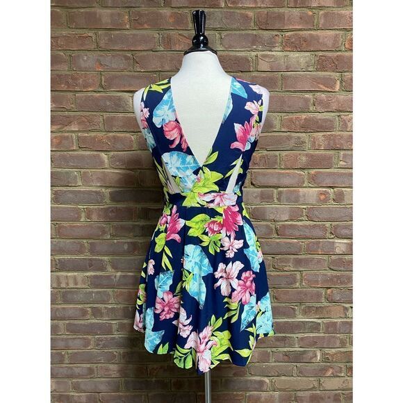 Entro Navy Floral Sleeveless Fit n Flare Dress Size Medium NWT - Picture 4 of 6